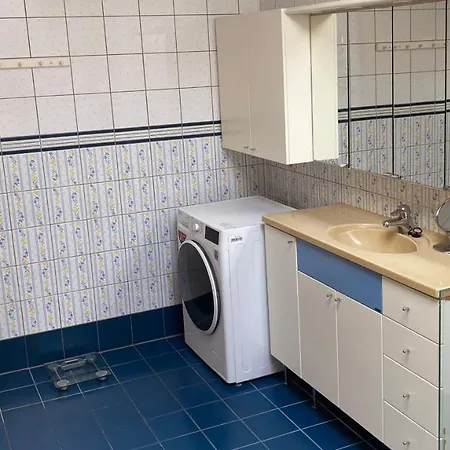 Avar Residents Kesklinnas بارنو