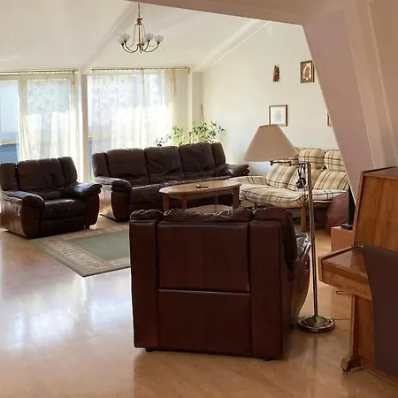 Avar Residents Kesklinnas * Παρνού