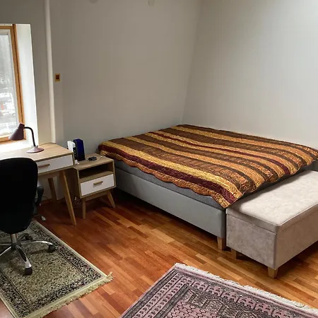 Avar Residents Kesklinnas بارنو